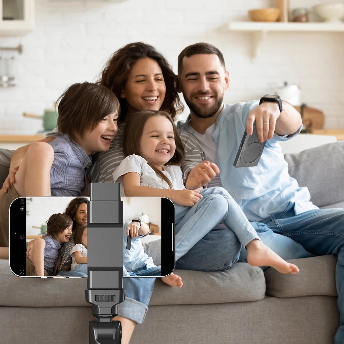 Magnetic Wireless Selfie Screen